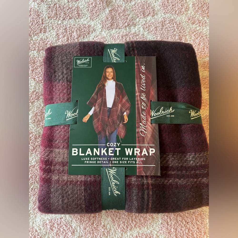 NWT Woolrich Cozy Blanket Wrap Womens One Size  Scarf Shawl